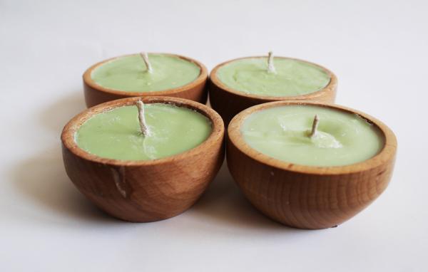 Spine wood scented candle votives
