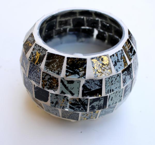 Handmade well mosaic candle with soy wax