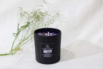 Amethyst Crystal Chakra & Lavender Potpourri Black Matte Finish Soy wax Lavender & Geranium Candle